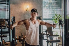 海门肌肉男模(肌肉男模板)