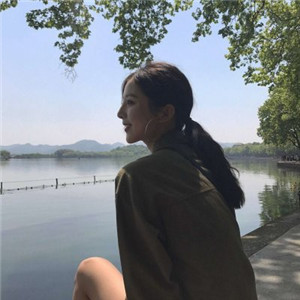 海门私人伴游网带你看到天际，白色盐湖无际，蓝色天空无边