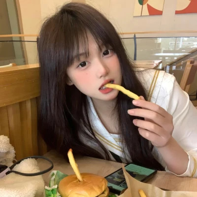 海门伴游女生李欣怡的资料