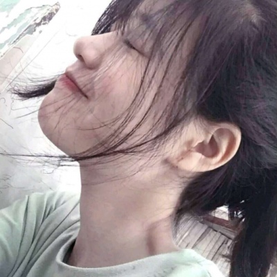 海门伴游女生烟雨蒙蒙的资料