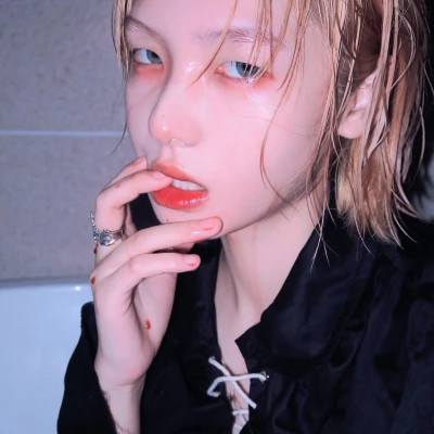 海门伴游女生樱花漫舞的资料