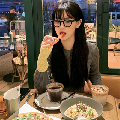 海门伴游女生娄婷的资料